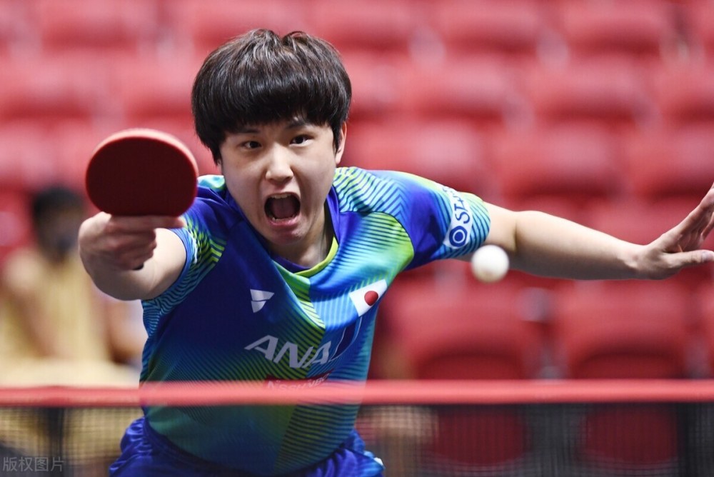 台上多了一 台上多了一